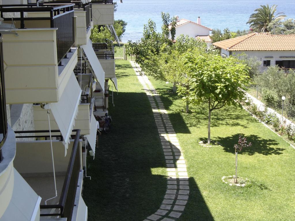 Stella Meri Studios - Apartments Nea Skioni Esterno foto