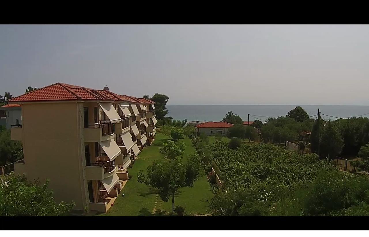 Stella Meri Studios - Apartments Nea Skioni Esterno foto